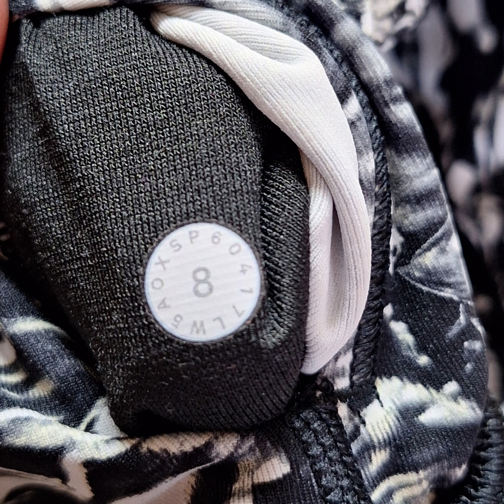 Lululemon Leggings Size 8 ☆Like New☆ - Picture 8 of 8